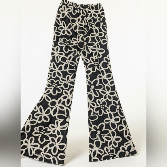 🌼 Black & White Floral Flare Pants | Girls 8–9Y - Picture 4 of 4